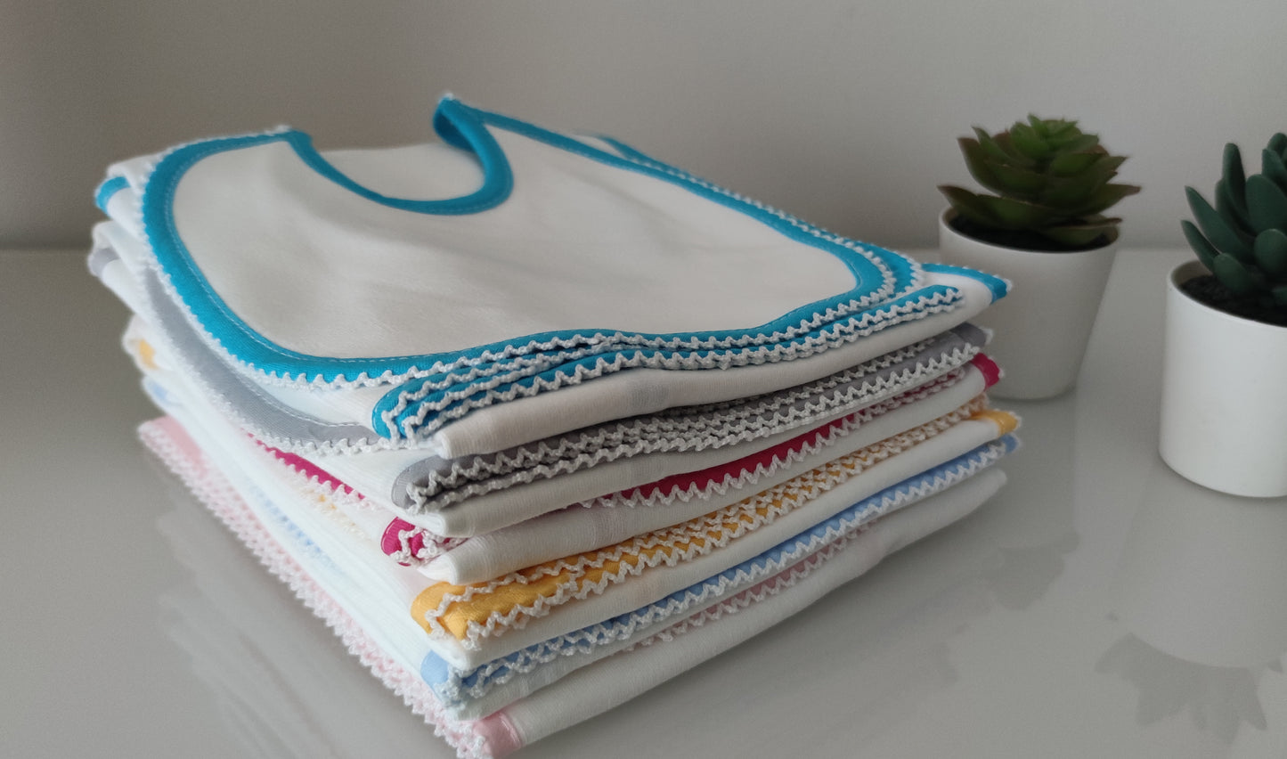 Conjunto de fralda de pano e babete lisa