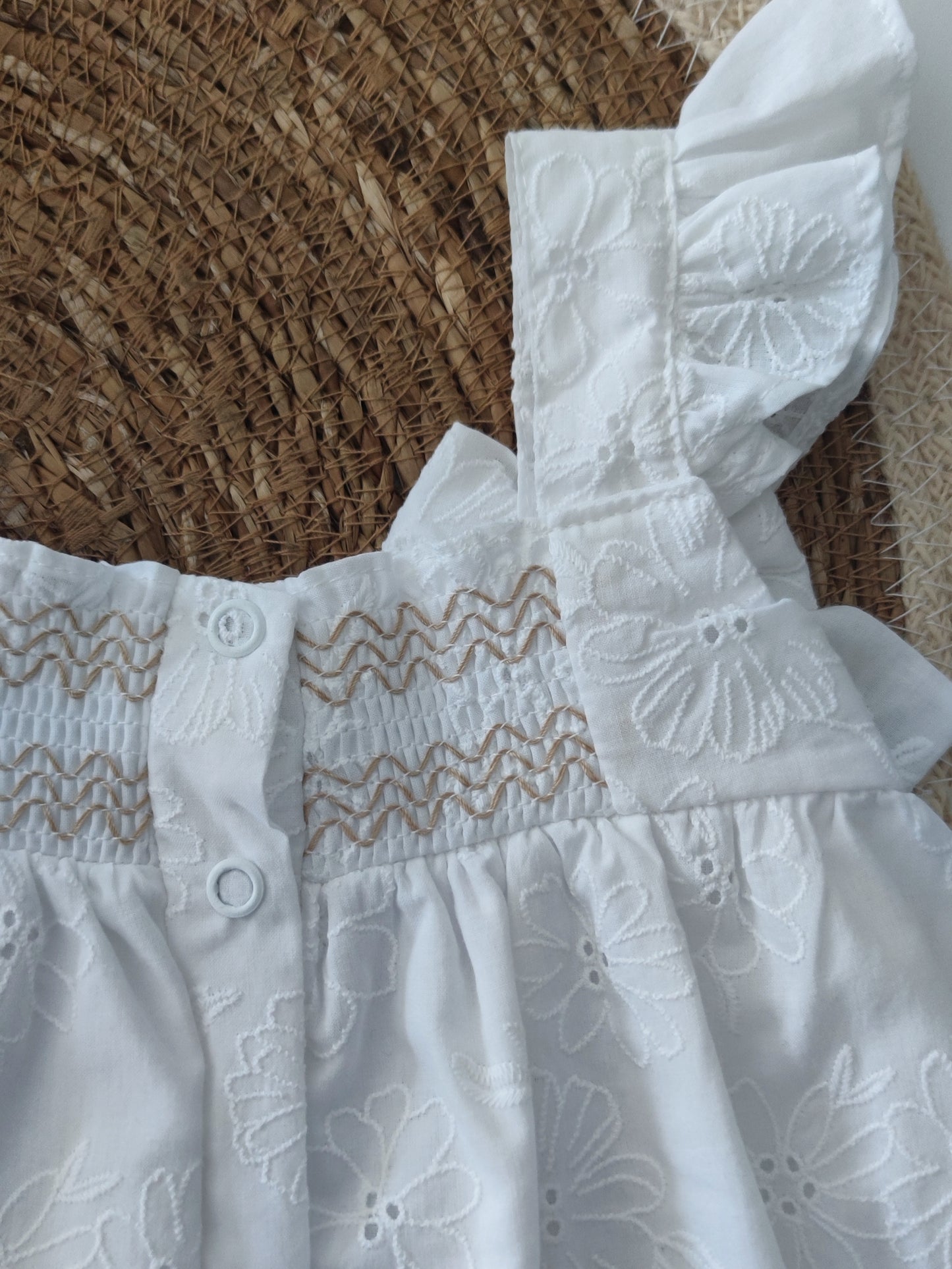 Vestido branco bordado