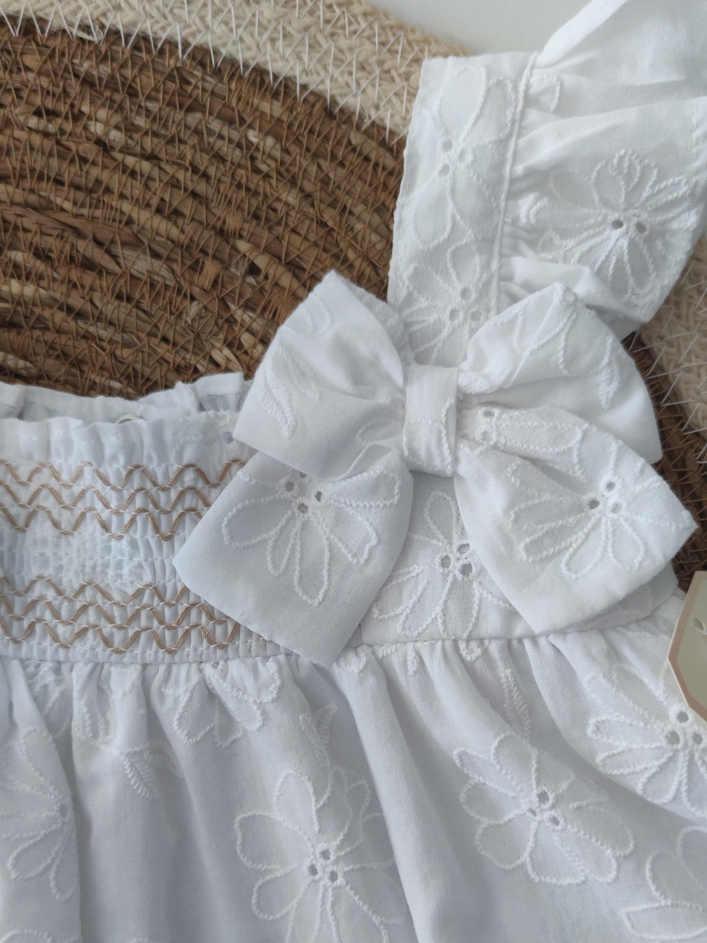 Vestido branco bordado