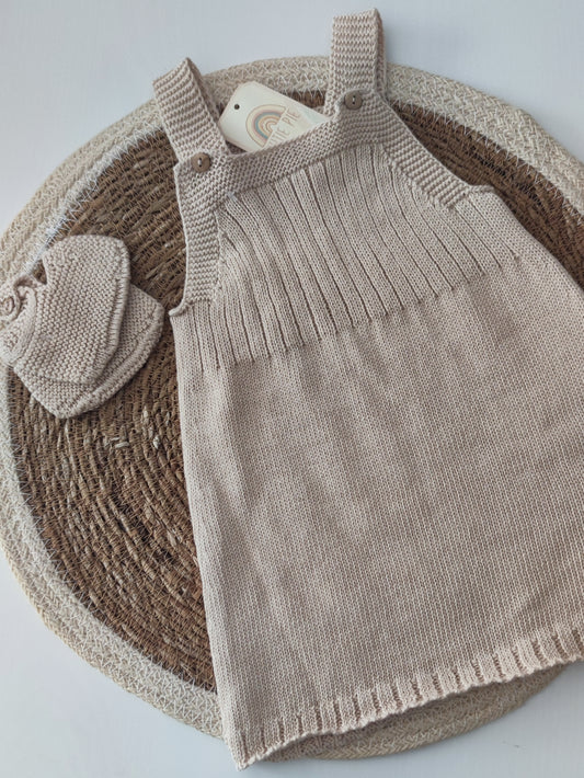 Vestido com carapins abertos